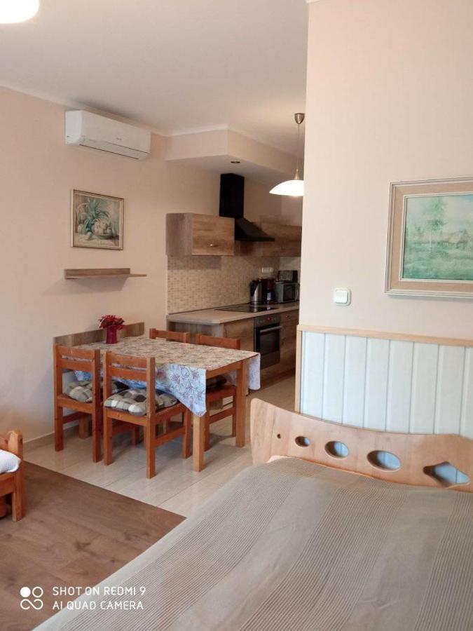 Besenyei Apartman Sarvar Exterior foto