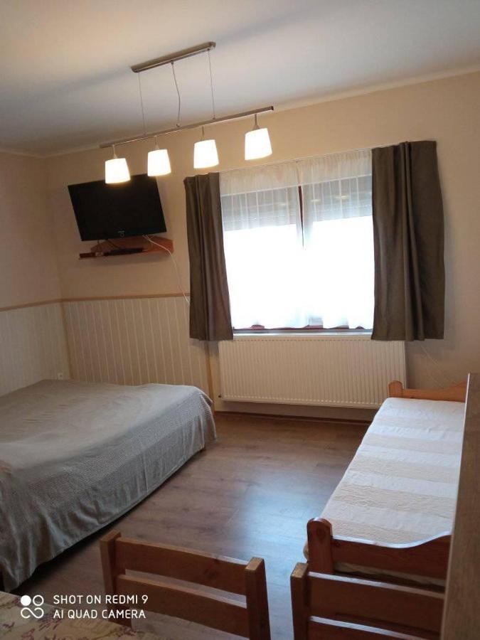 Besenyei Apartman Sarvar Exterior foto